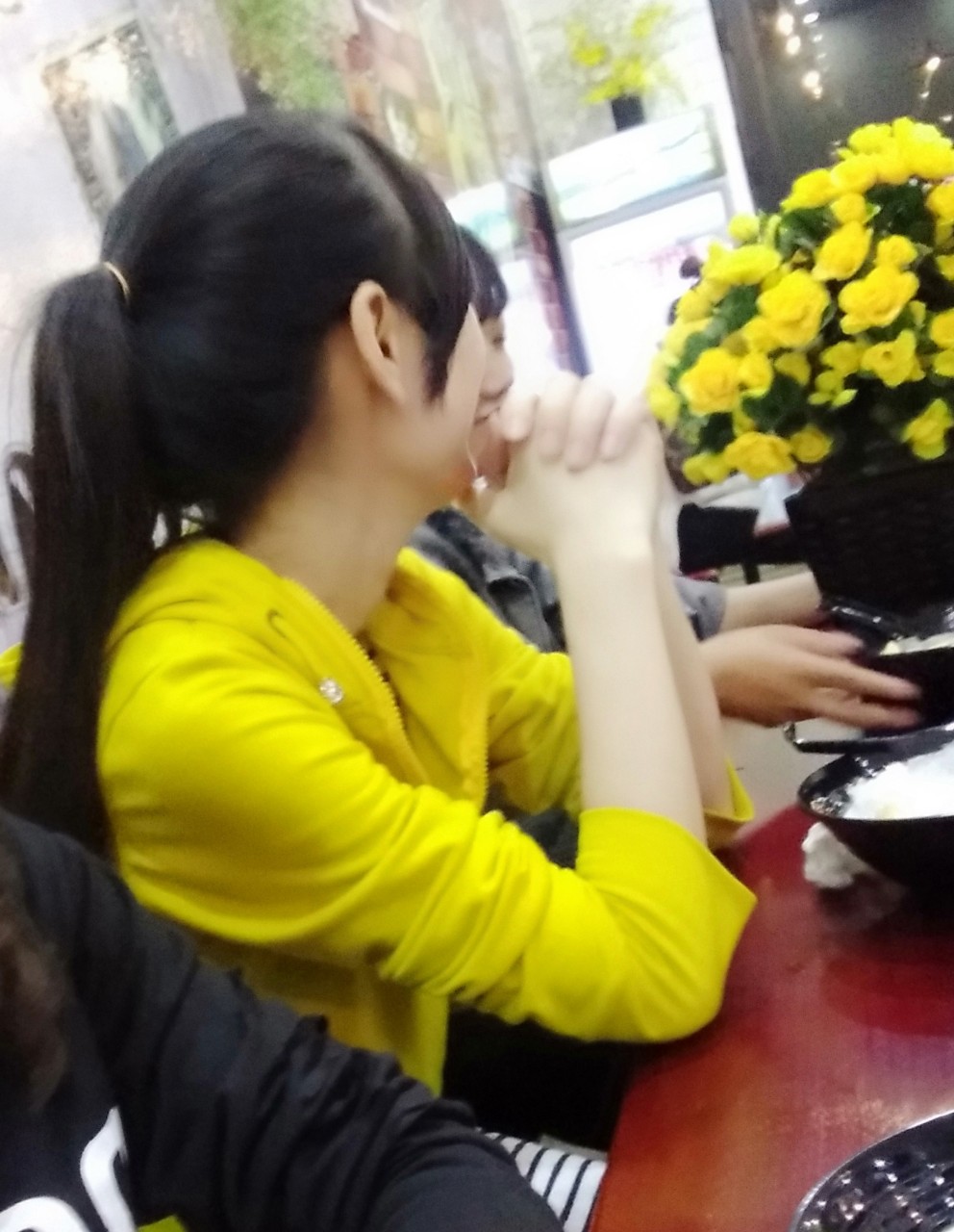 ủn ỉn thư
