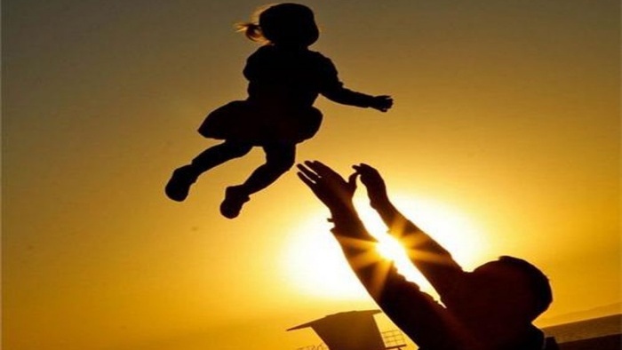 Vào một ngày mưa tầm tã con gửi ba lá thư này