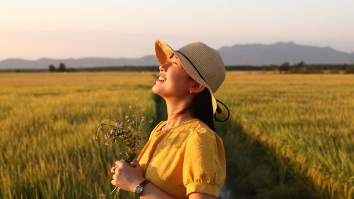 Ta sinh ra một lần trên đời nên hãy sống thật vui