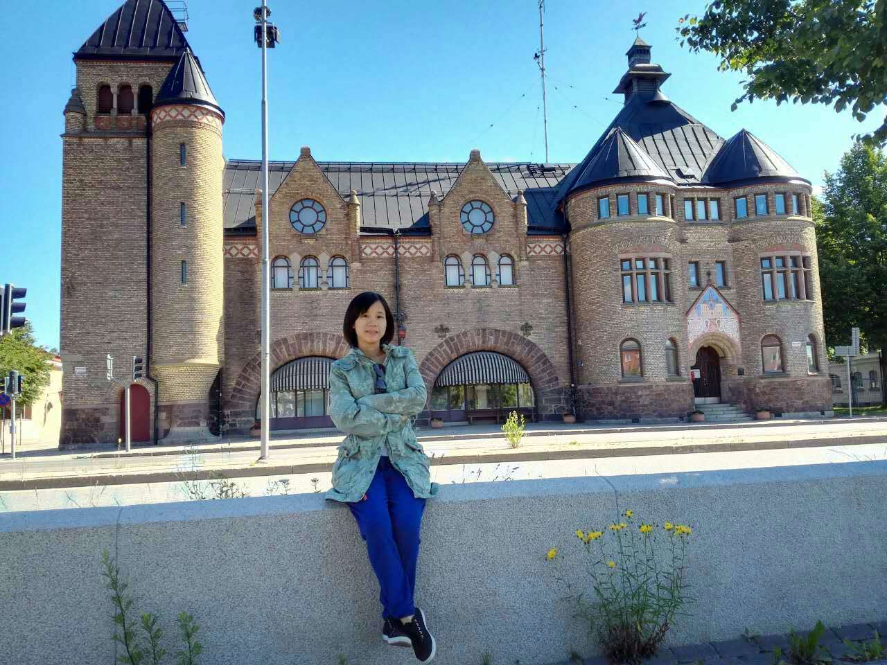 Lemy Hong 
