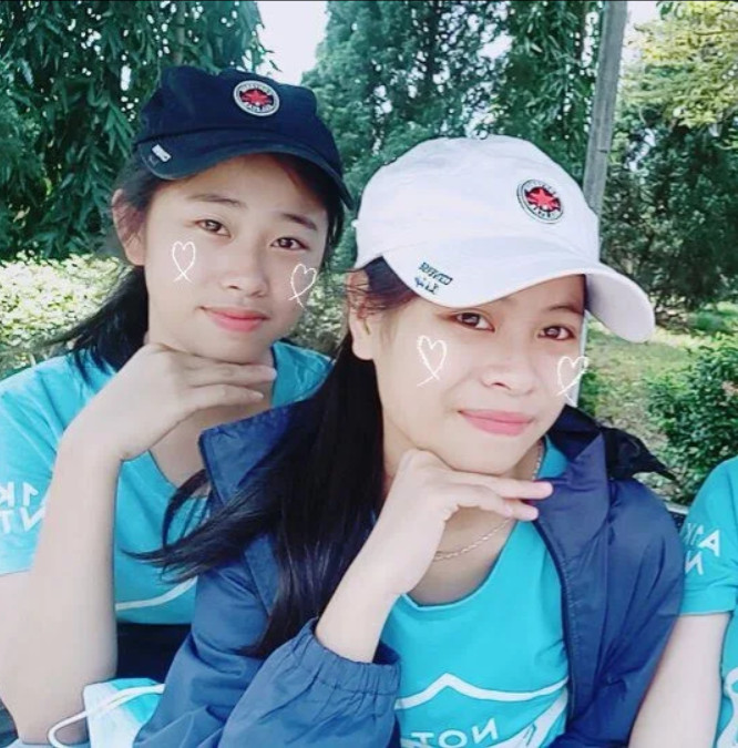 Tay hái quả bông