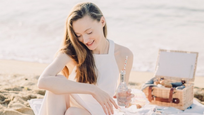 Đừng chỉ là chính mình, mà hãy trở thành phiên bản tốt nhất của chính mình và sống cuộc đời rực rỡ