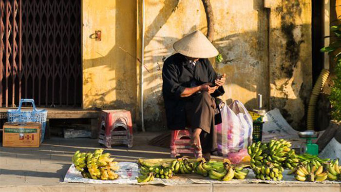 Phố không buồn